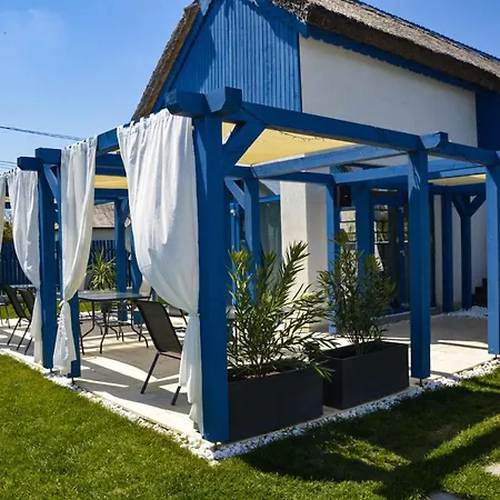 Deja Blue - Adult Only Сфынту-Георге