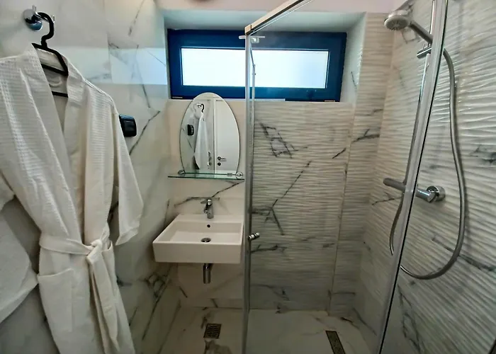 Deja Blue - Adult Only Guest house